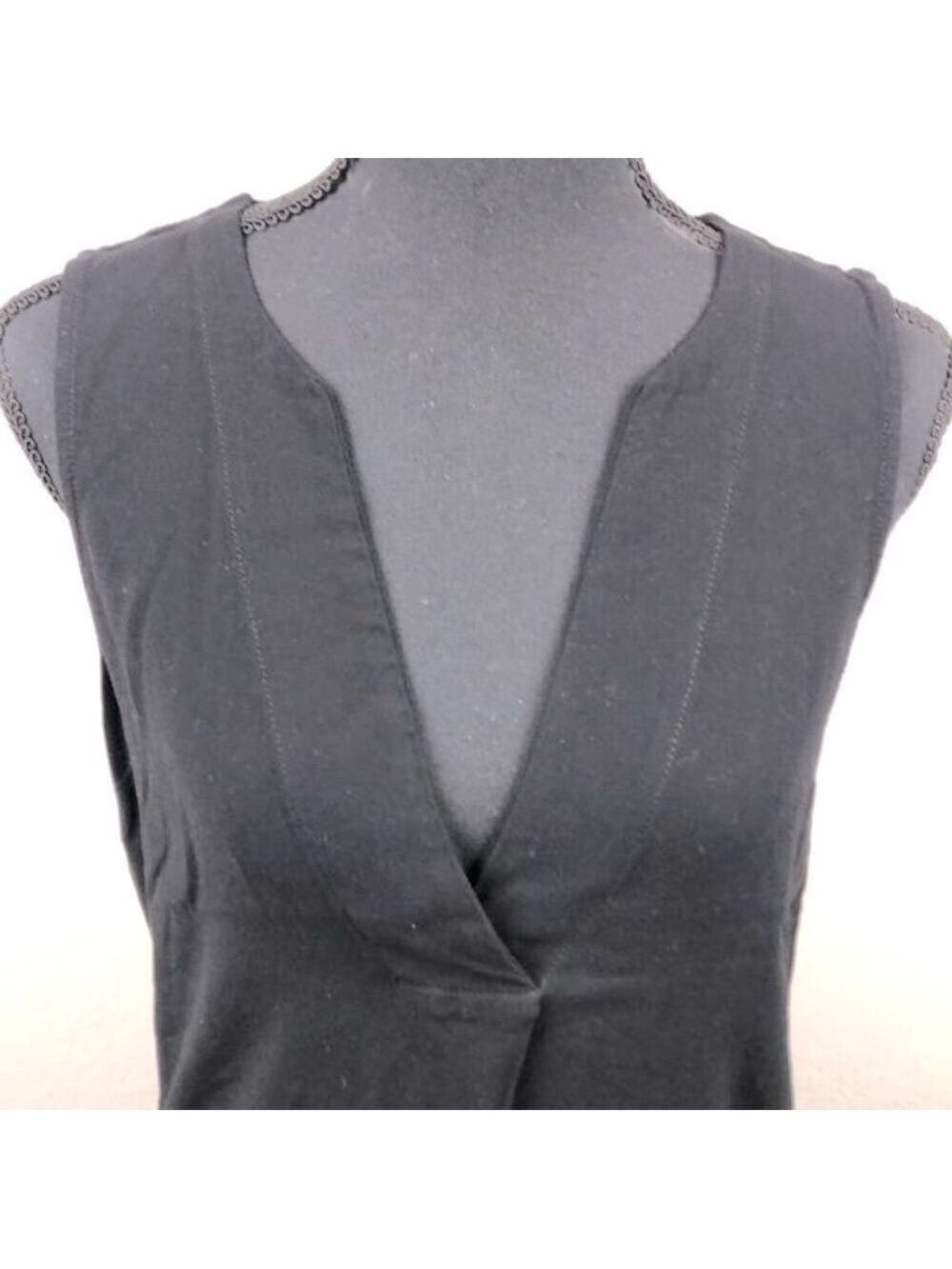 Witchery Black Sleeveless Blouse V-Neck Round Hem Pleated Tunic Tank Top 8 - Picture 4 of 11